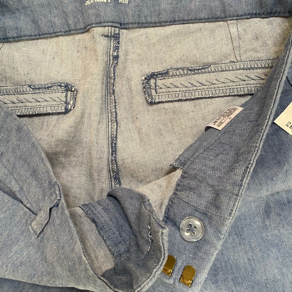 Old Navy Pixie Pants, size 12 light denim - Picture 4 of 4